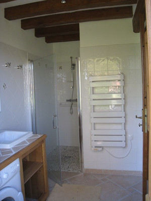 salle-de-bain-au-rdc-wc-independant-accessible-handi